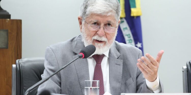 Pretexto para intervenção é inaceitável, diz Celso Amorim