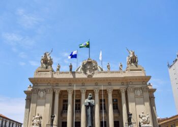 RJ: projeto prevê uso de banheiros neutros para pessoas trans