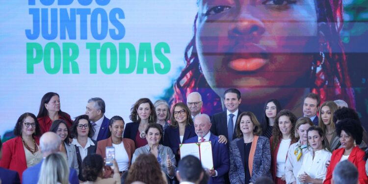Novas medidas do governo reforçam proteção das mulheres na internet